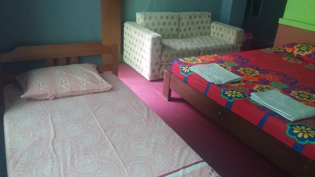 Homestay Triniti Lembang Eksteriør billede